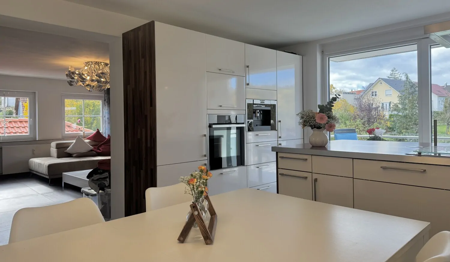 ... und Zugang zum Wohnzimmer