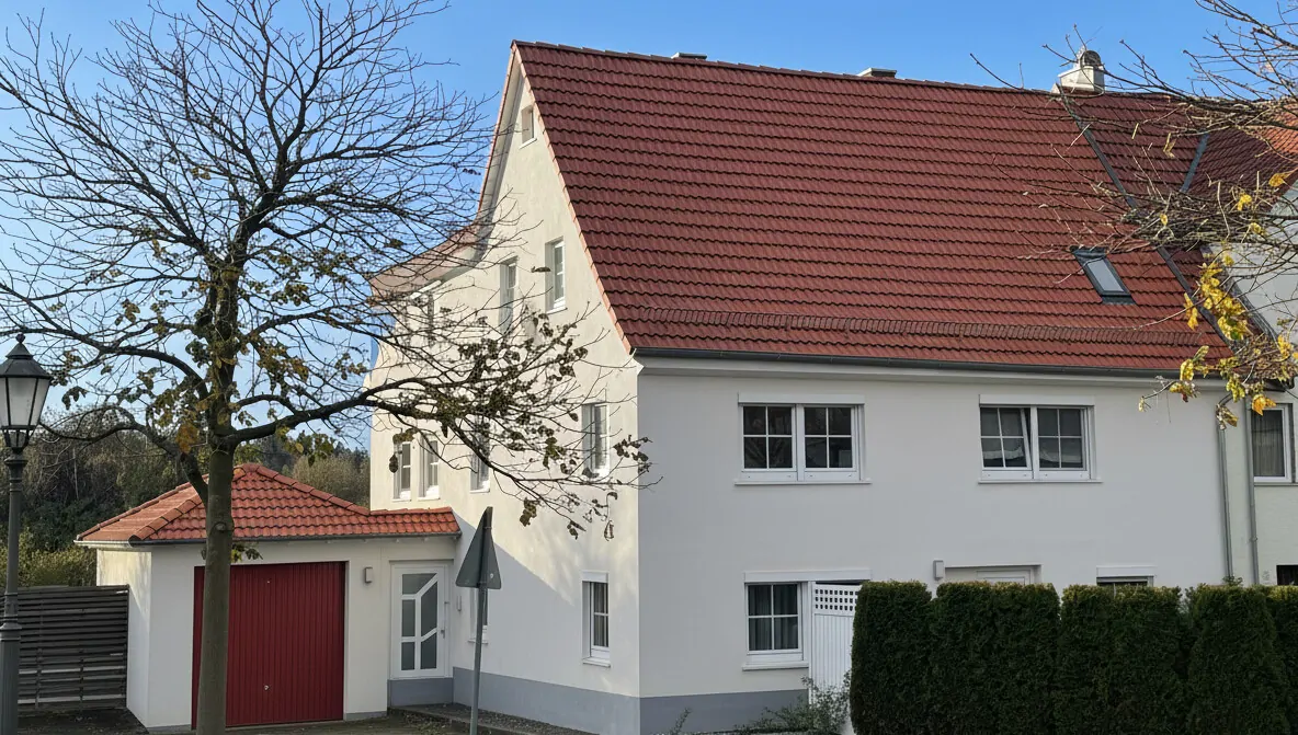 Sanierte Doppelhaushälfte mit lukrativer Ferienwohnung in unverbauter Ortsrandlage