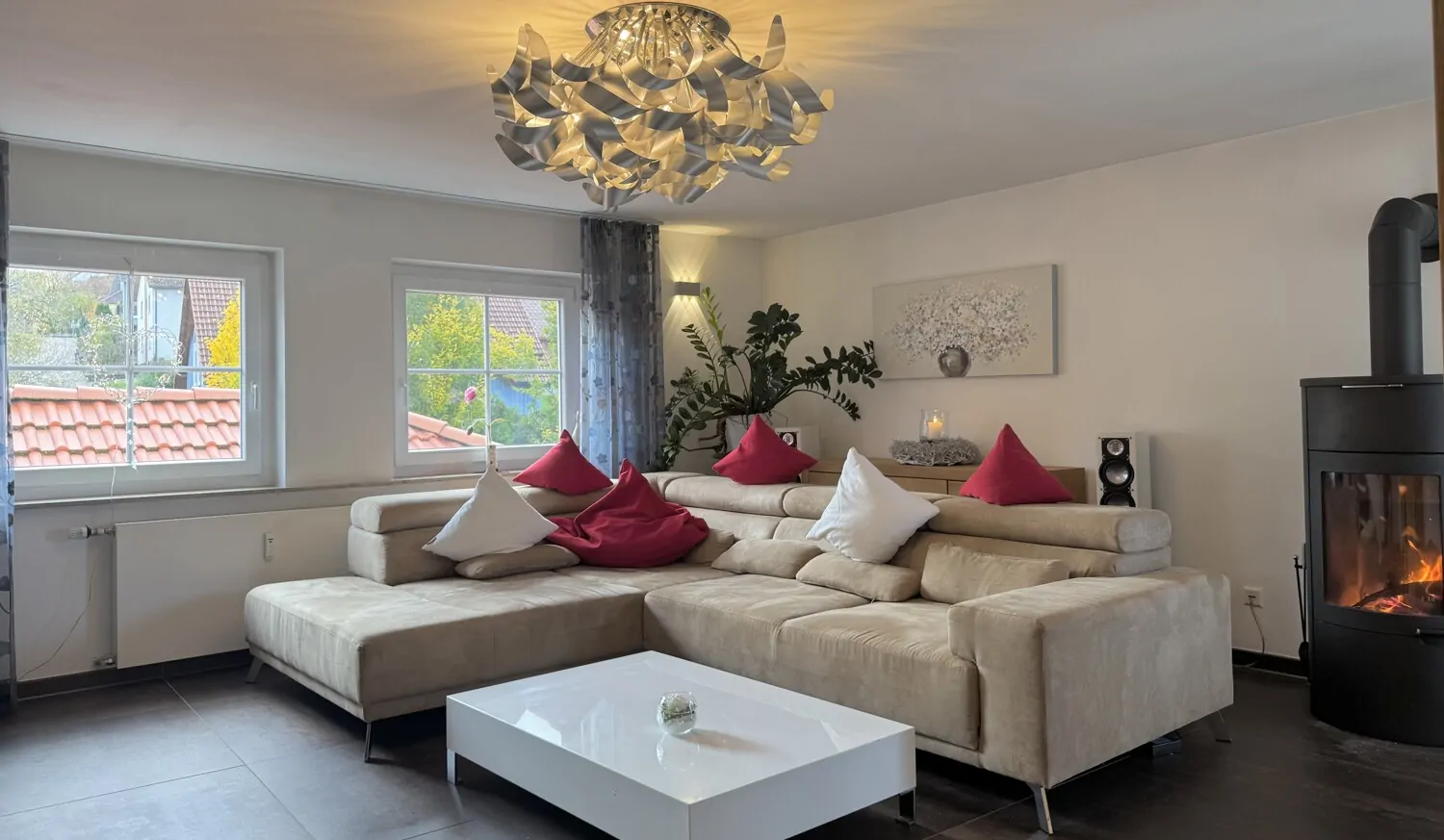 Sanierte Doppelhaushälfte mit lukrativer Ferienwohnung in unverbauter Ortsrandlage