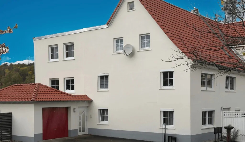 Sanierte Doppelhaushälfte mit lukrativer Ferienwohnung in unverbauter Ortsrandlage