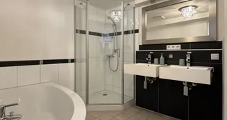 von_poll_real_estate_property_25151026_image_22