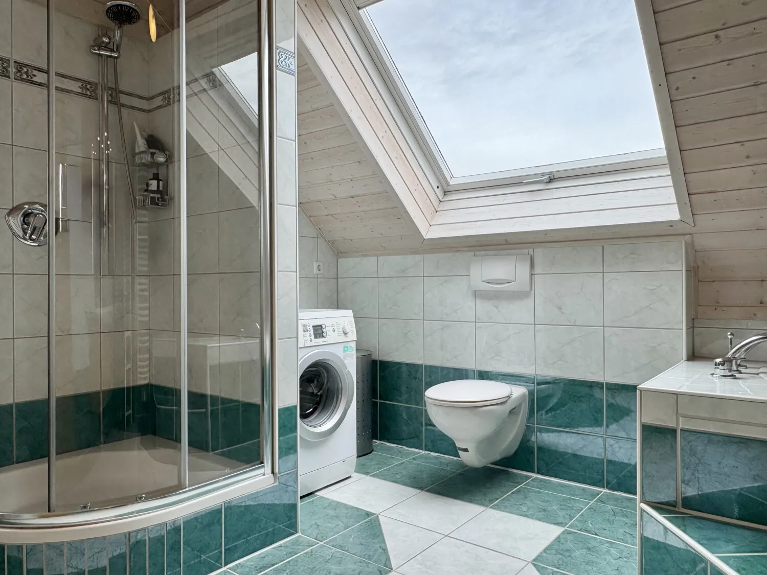 Dusche, Waschmaschine, WC