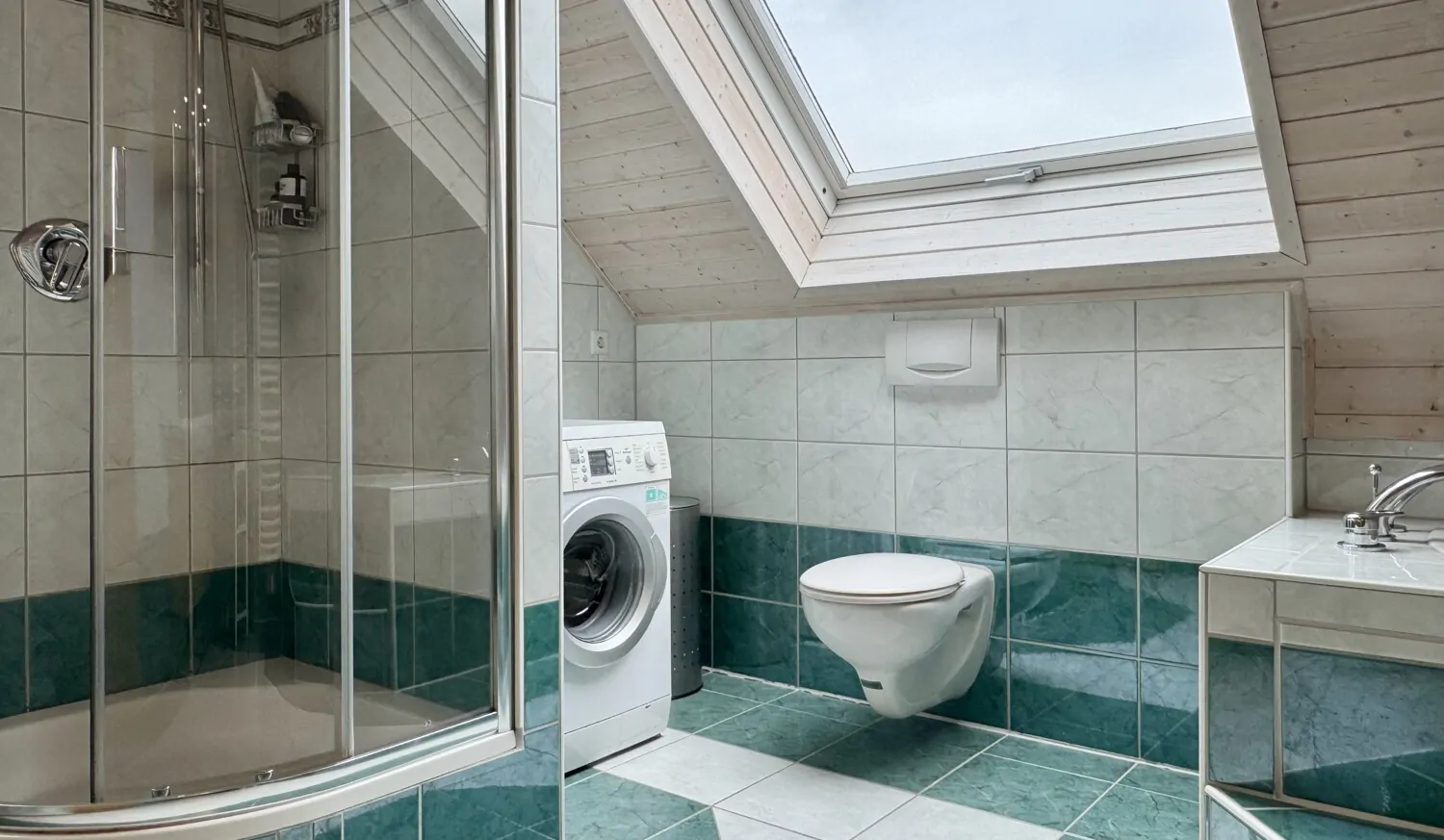 Dusche, Waschmaschine, WC