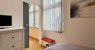 von_poll_real_estate_property_25151032_image_17