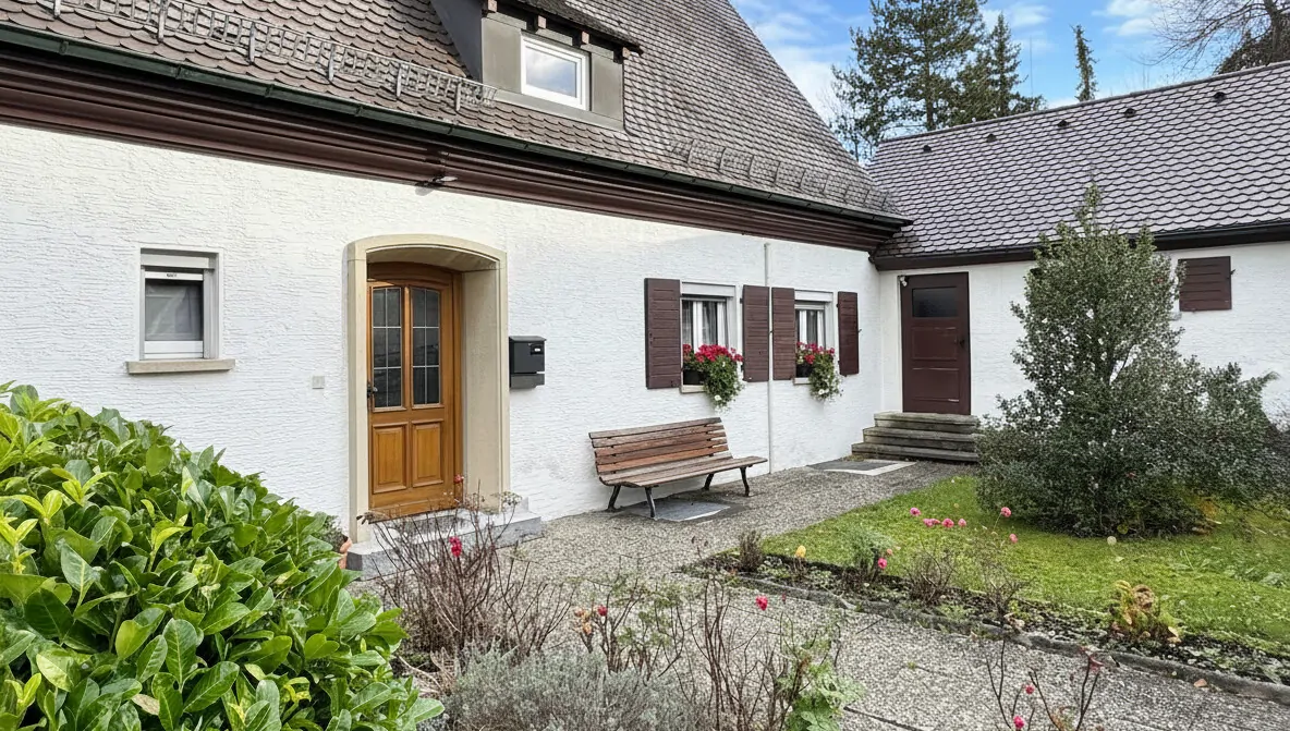Charmantes Einfamilienhaus mit Wintergarten und 2 Garagen