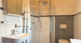 von_poll_real_estate_property_25151028_image_14