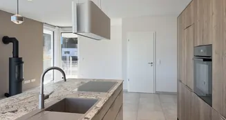 von_poll_real_estate_property_25151031_image_8