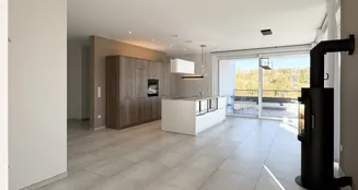 von_poll_real_estate_property_25151031_image_1