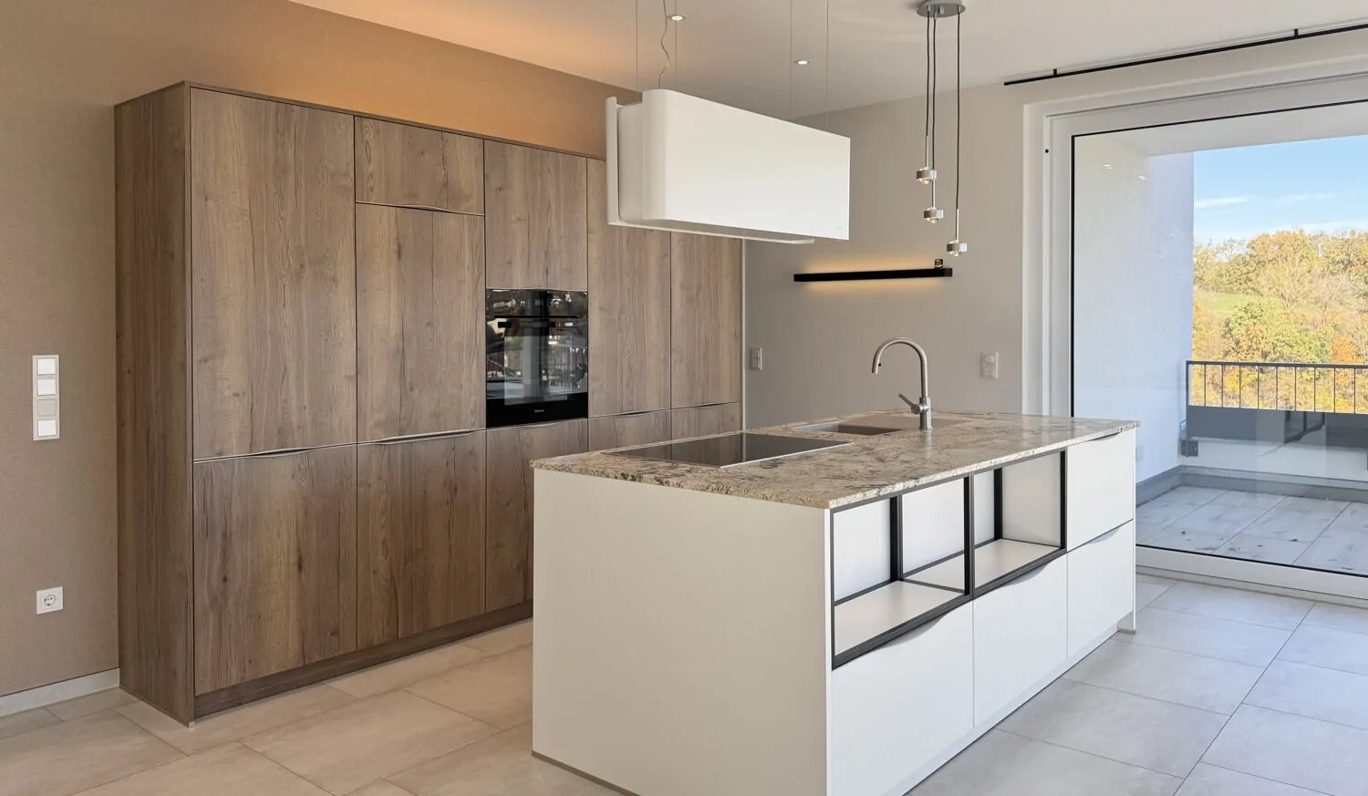 Küche mit indirekter Beleuchtung