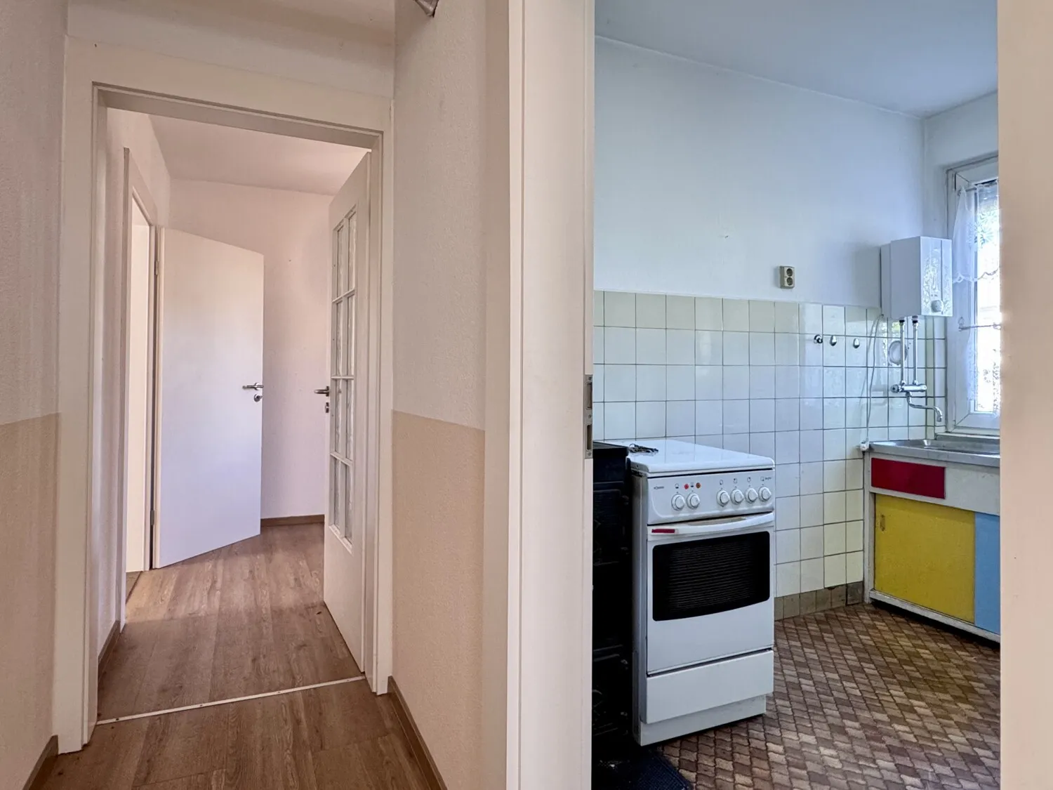 EG mit 3 Zimmern, Küche und WC
