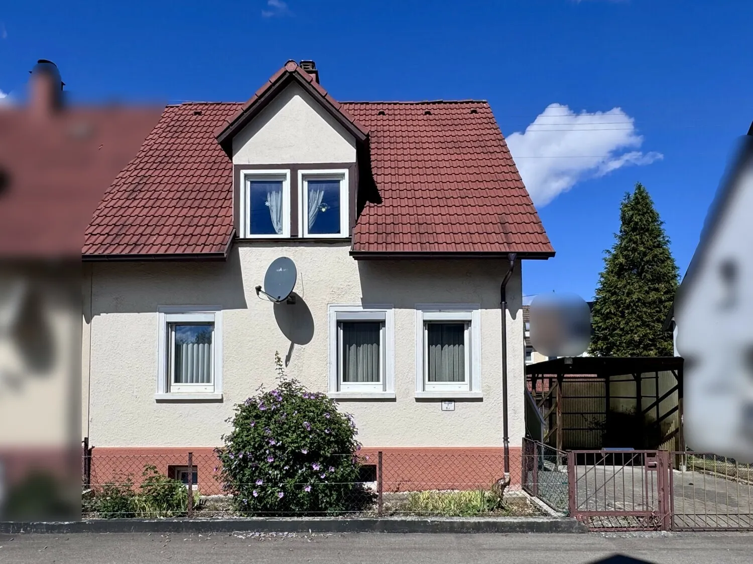 Doppelhaushälfte mit Garten, Carport und vielseitigem Potenzial