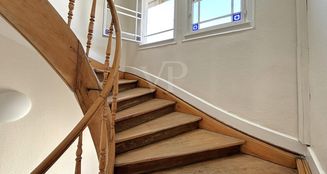 von_poll_real_estate_property_25152026_image_6