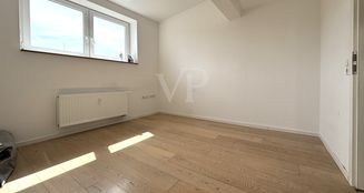von_poll_real_estate_property_25152026_image_3