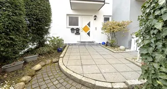 von_poll_real_estate_property_25152013_image_17