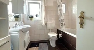 von_poll_real_estate_property_25152016_image_9