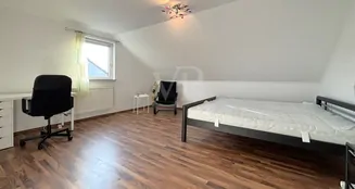 von_poll_real_estate_property_25152016_image_19