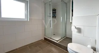 von_poll_real_estate_property_25152016_image_18