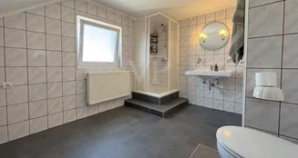 von_poll_real_estate_property_25152016_image_20