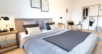 von_poll_real_estate_property_25152015_image_7