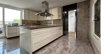 von_poll_real_estate_property_25152022_image_6