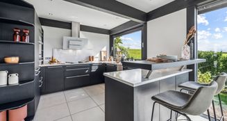 von_poll_real_estate_property_25152023_image_2