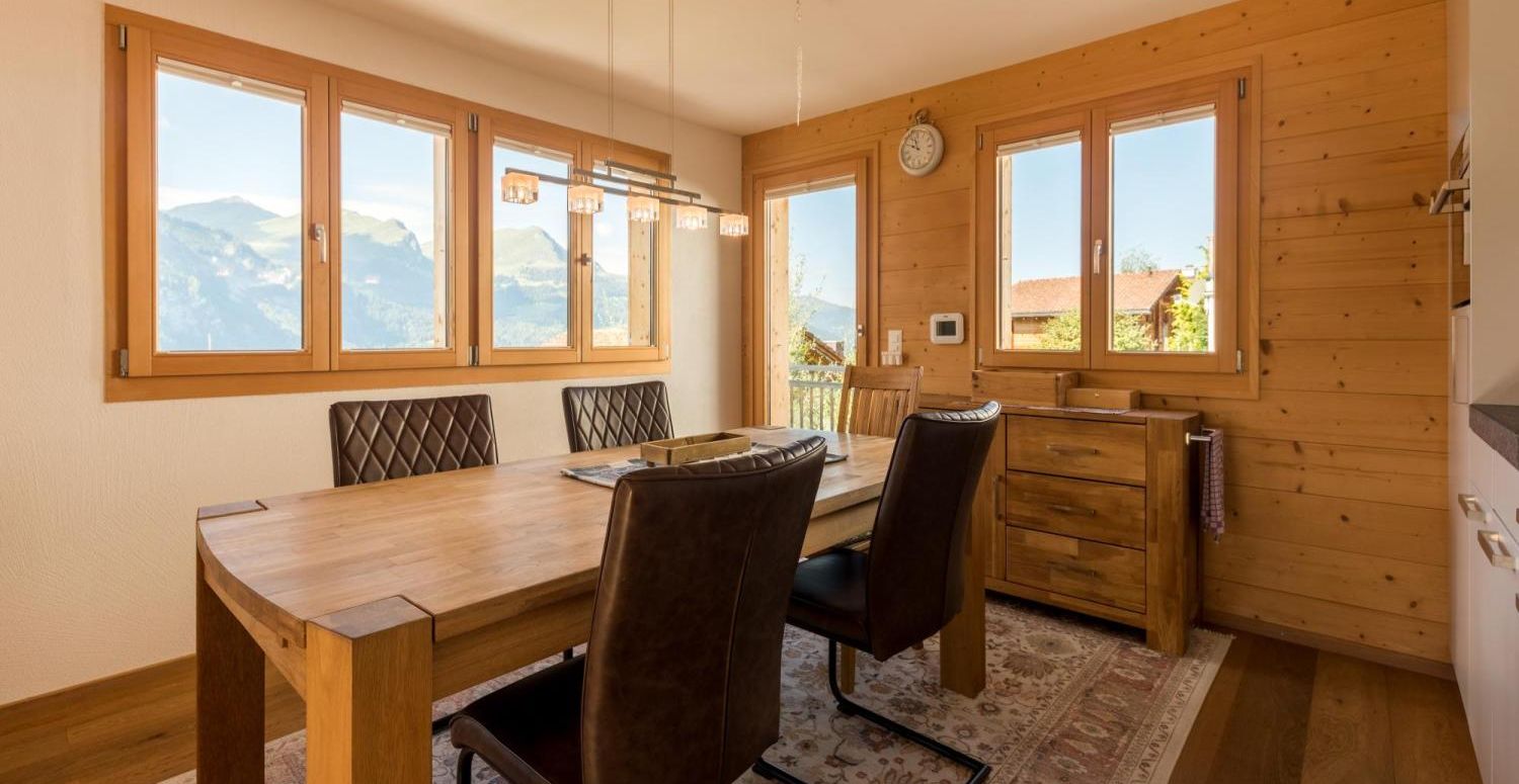 Wohnzimmer mit Banner