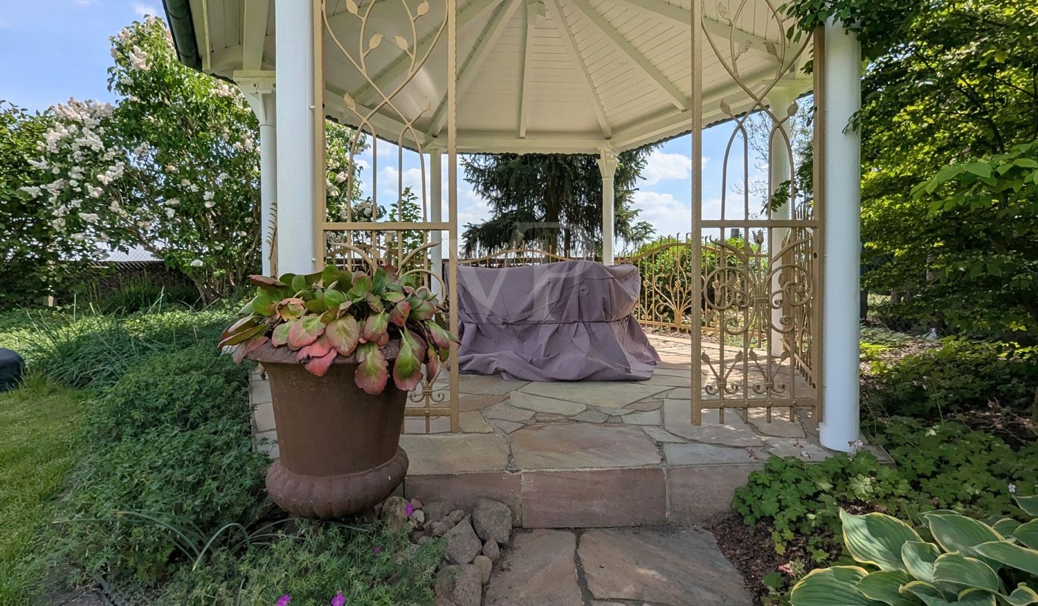PAVILLON