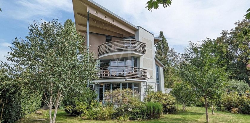 von Poll Immobilien GmbH