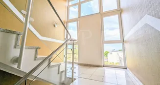 von_poll_real_estate_property_25317005_image_1