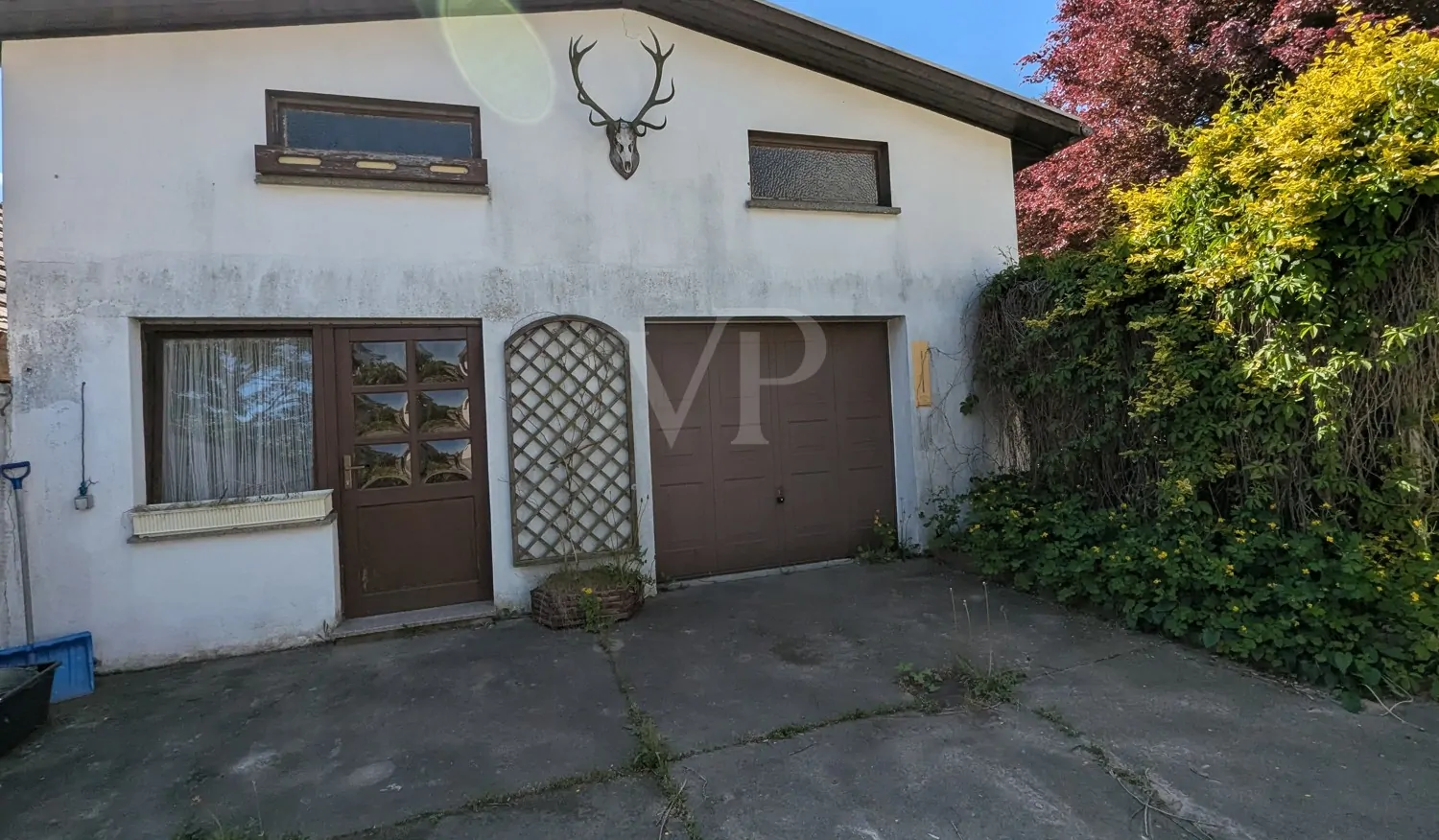 GARAGE UND NEBENRAUM