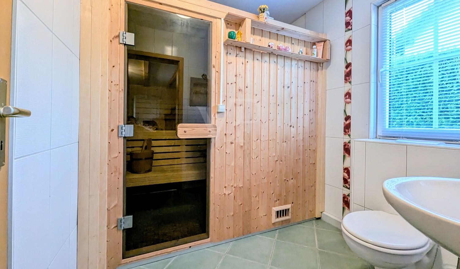 NEBENHAUS SAUNA EG