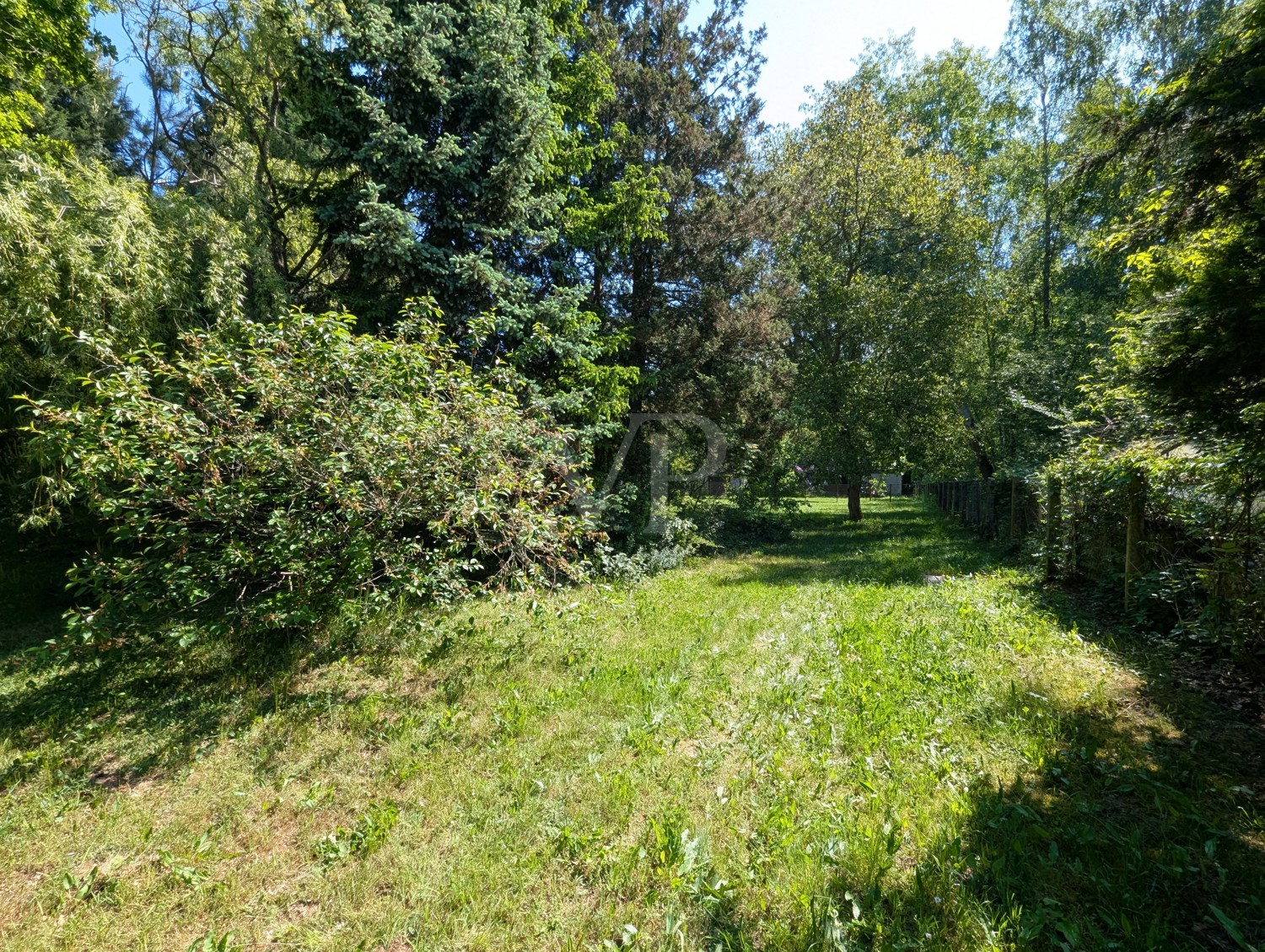 GRUNDSTÜCK