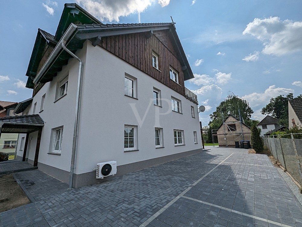 SEITENANSICHT MIT STELLFLÄCHEN