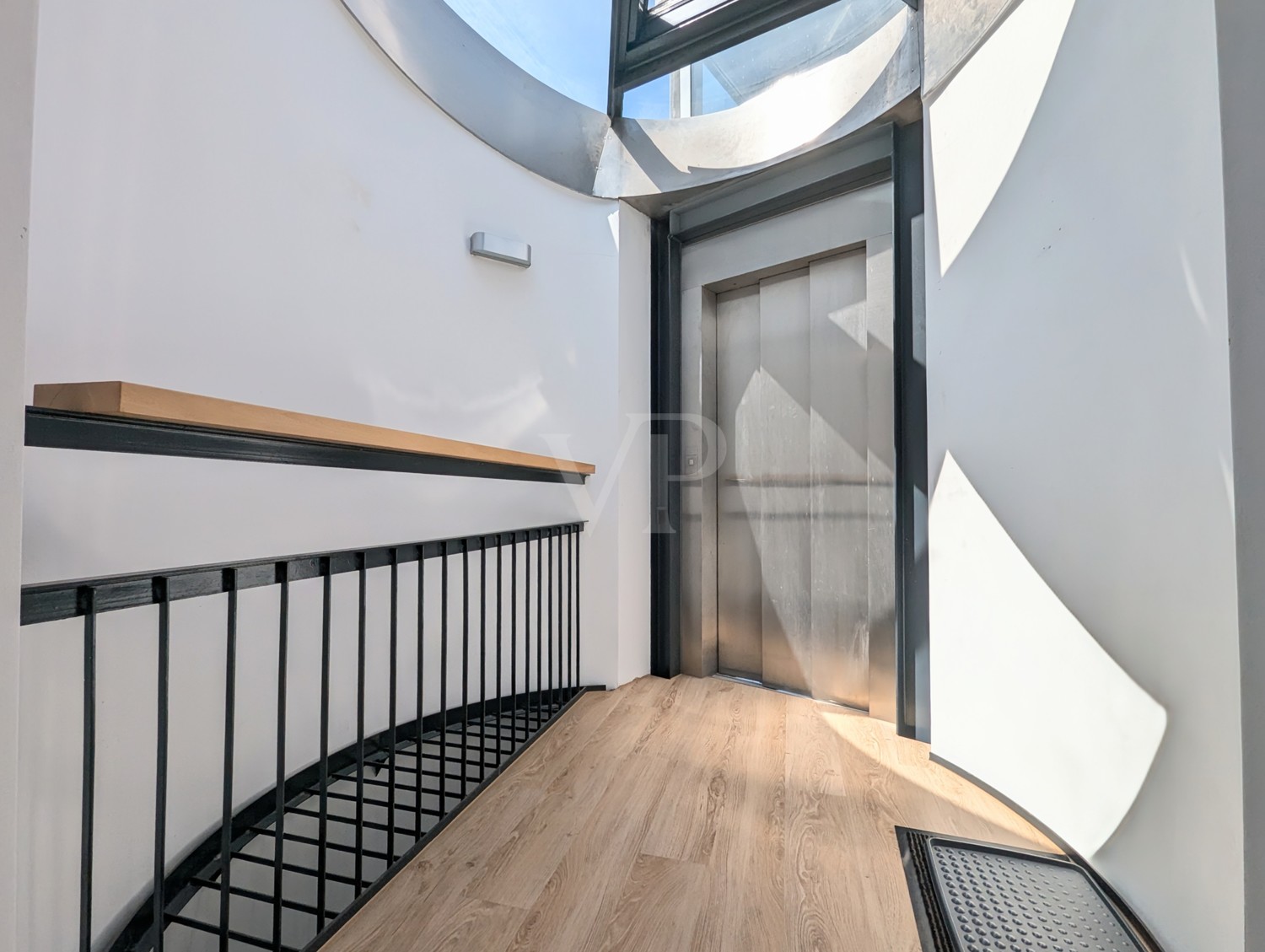 ZUGANG WOHNUNG AUFZUG