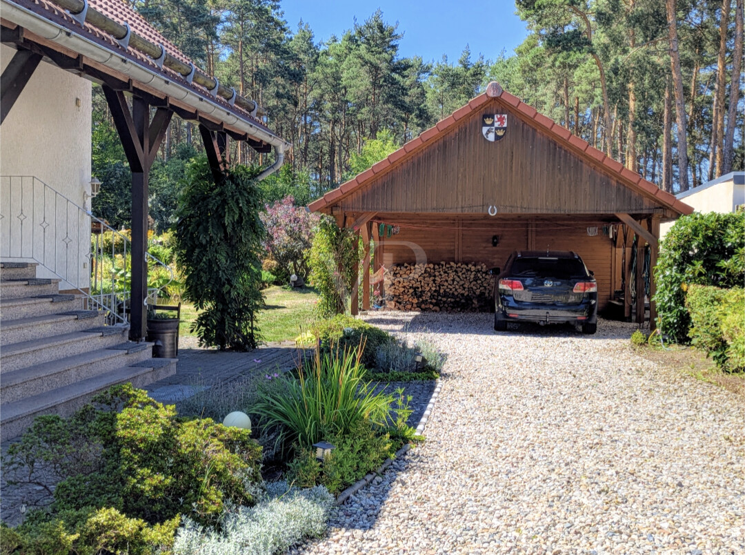 EINFAHRT/CARPORT
