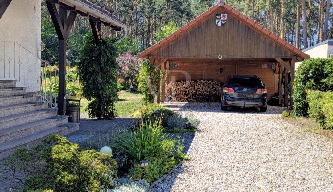 EINFAHRT/CARPORT
