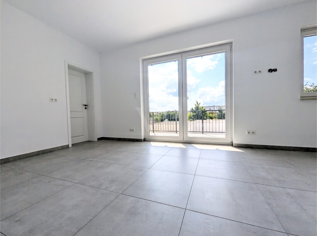 ZUGANG ZUM BALKON