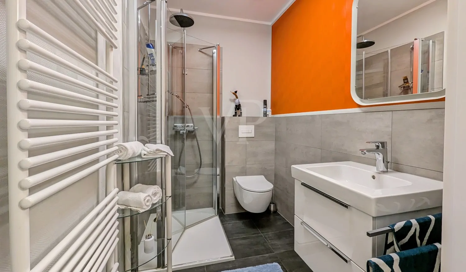 GÄSTE-BAD MIT DUSCHE