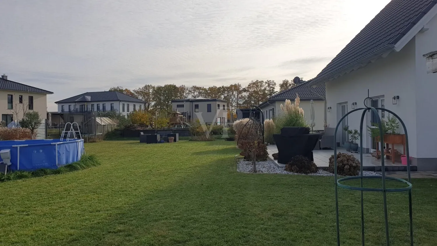 GRUNDSTÜCK/GARTEN