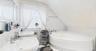 von_poll_real_estate_property_25292002_image_5
