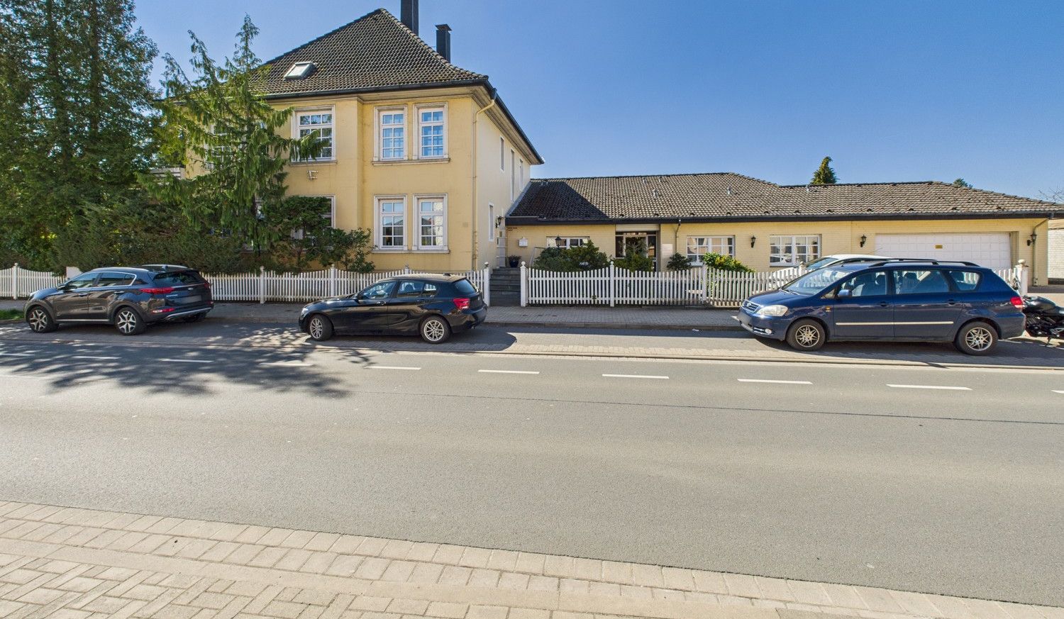 Außenansicht Straßenseite