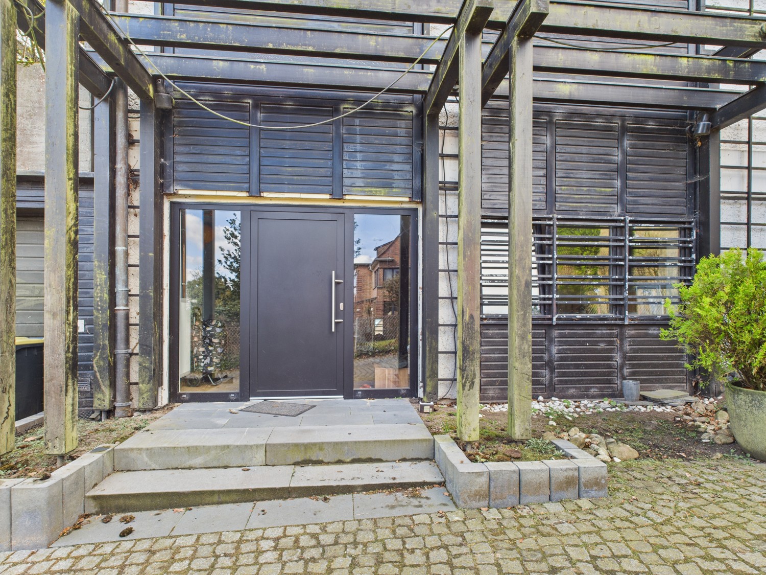 Eingang_Souterrainwohnung