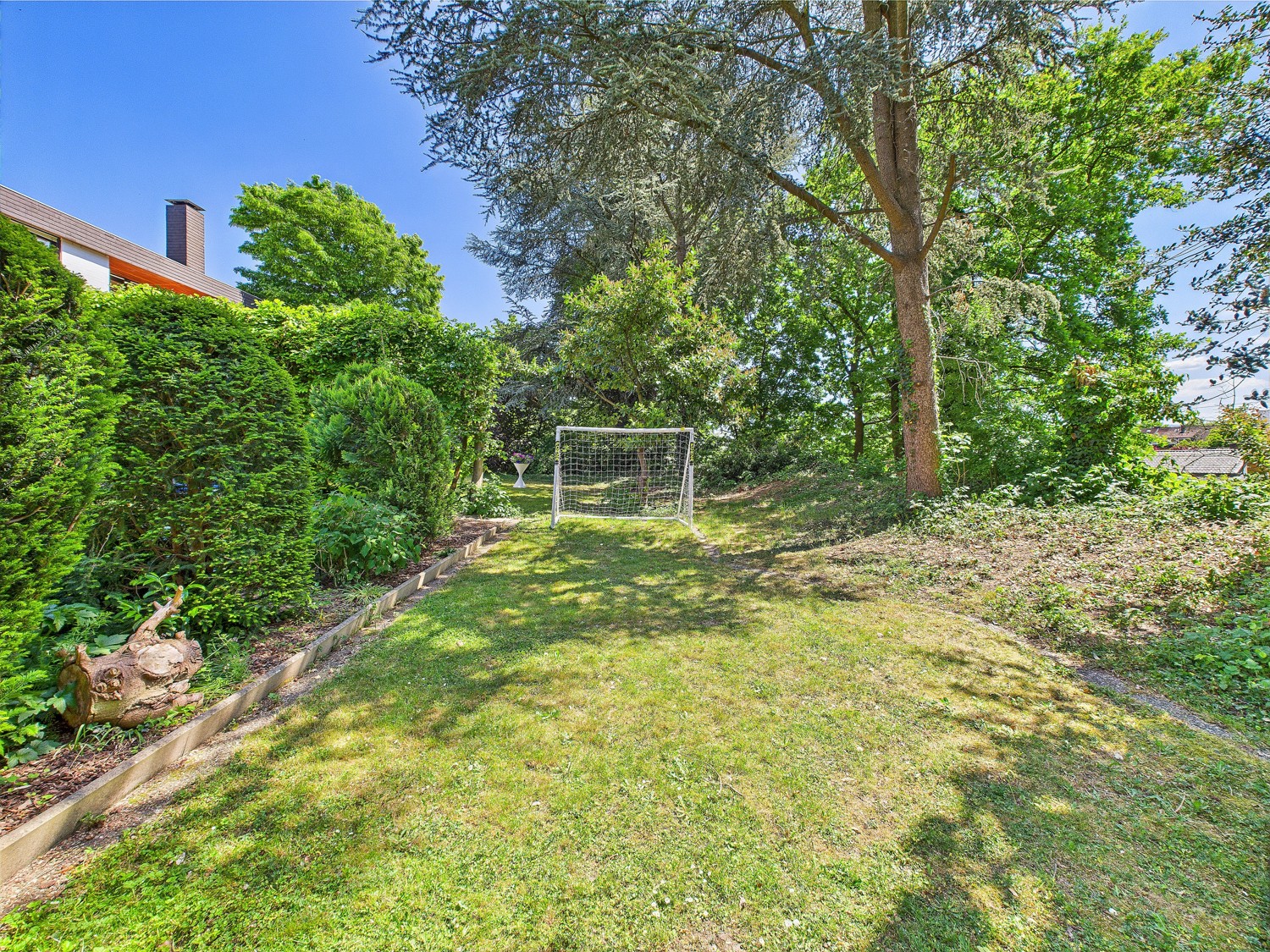 weiterer Gartenteil