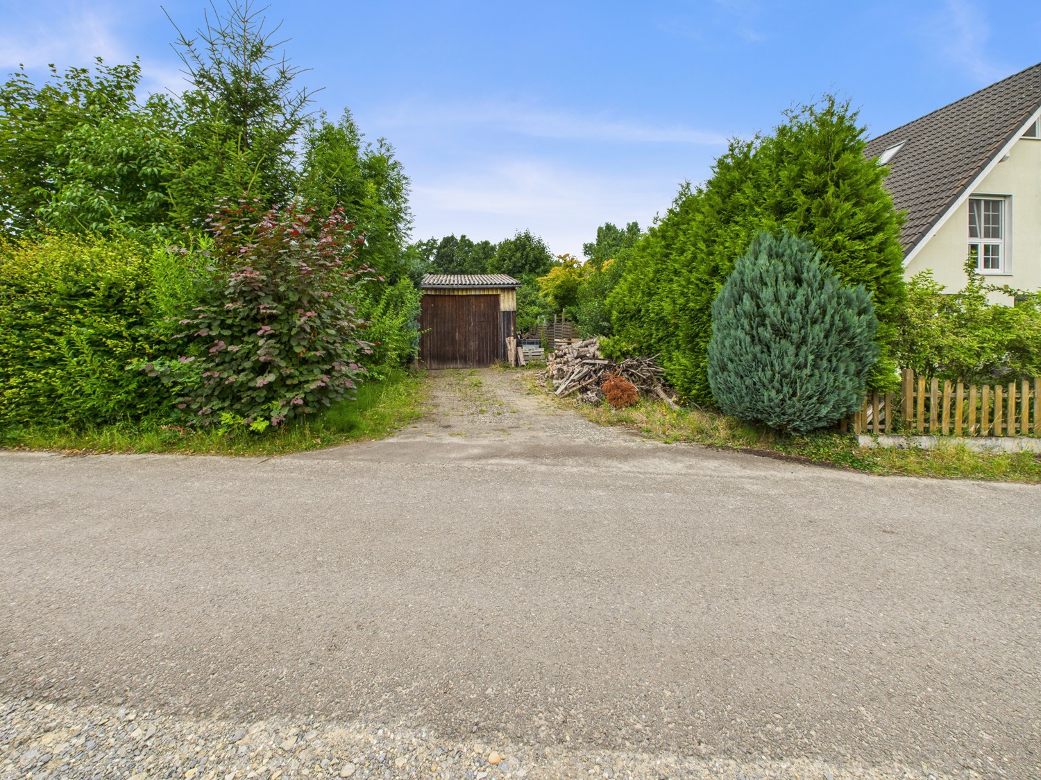 Straßenansicht_Halleneingang