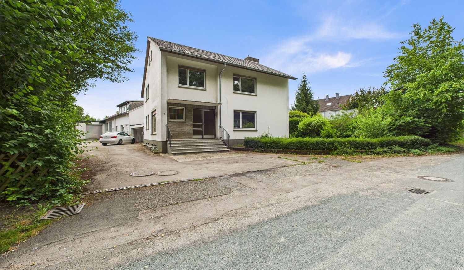 Außenansicht_Wohnhaus_Straßenseite