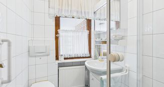 von_poll_real_estate_property_25292005_image_8