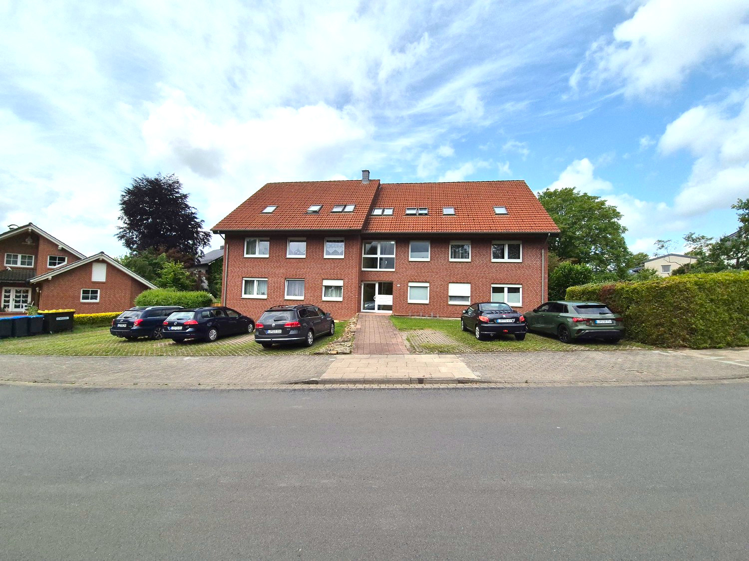 Außenansicht_Straßenseite