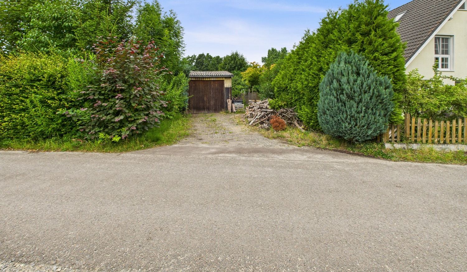 Außenansicht_Lagerhalleneingang_Straßenseite