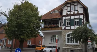 von_poll_real_estate_property_25292004_image_0