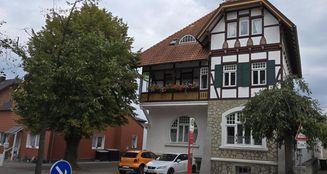 von_poll_real_estate_property_25292004_image_0